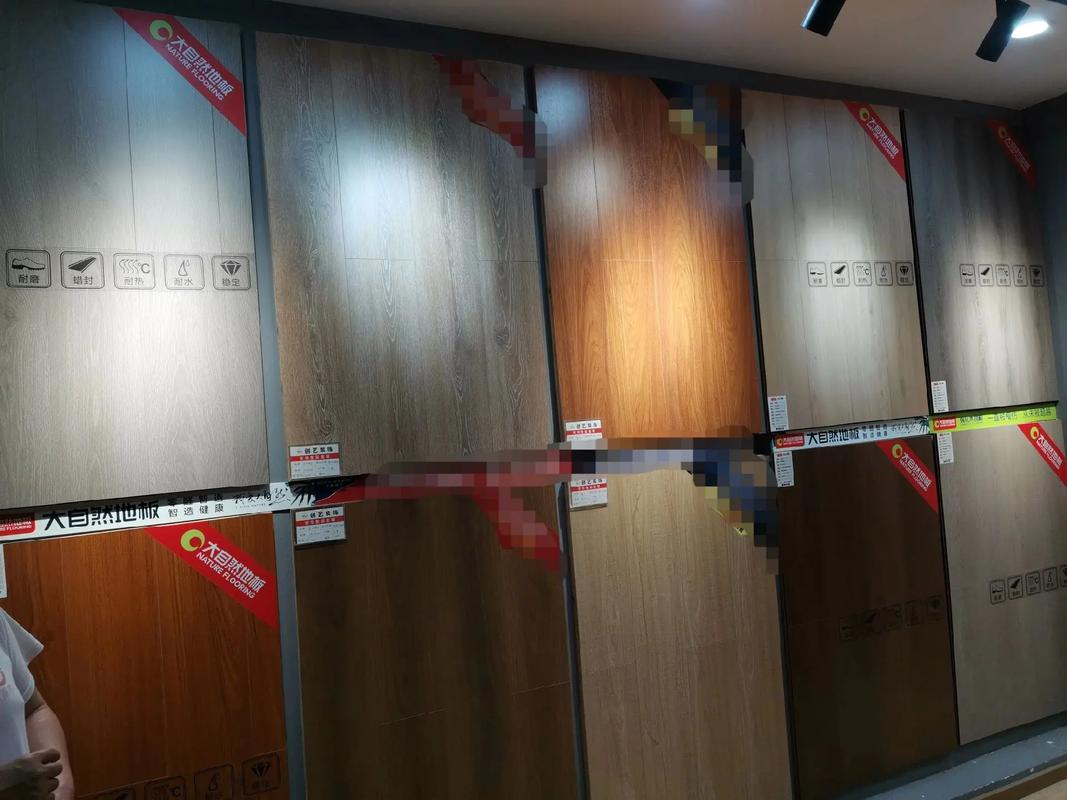 大自然地板·木門(潼南工廠直營店)新品上樣，塑膠地板引領家居新潮流